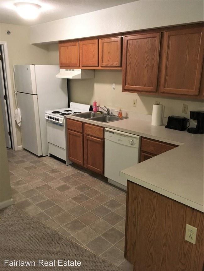 Building Photo - 1 br, 1 bath Apartment - 209 W Griggs St.