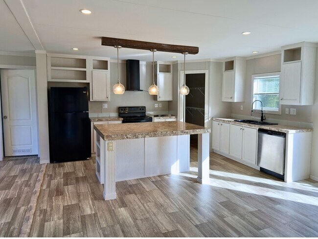 Building Photo - 31422 Marlin St