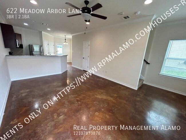 Foto del edificio - 622 Meadow Arbor Ln