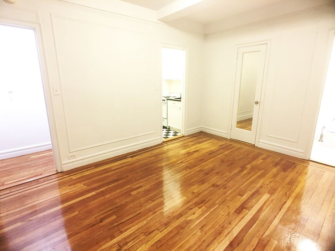 Primary Photo - 206 W 23rd St