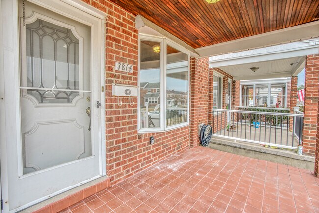 Foto del edificio - 7814 Charlesmont Rd