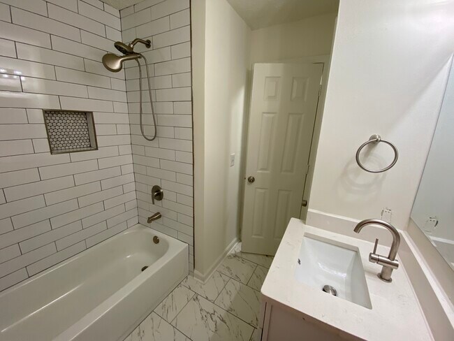 Foto del edificio - 1548 Mary George Ave NW