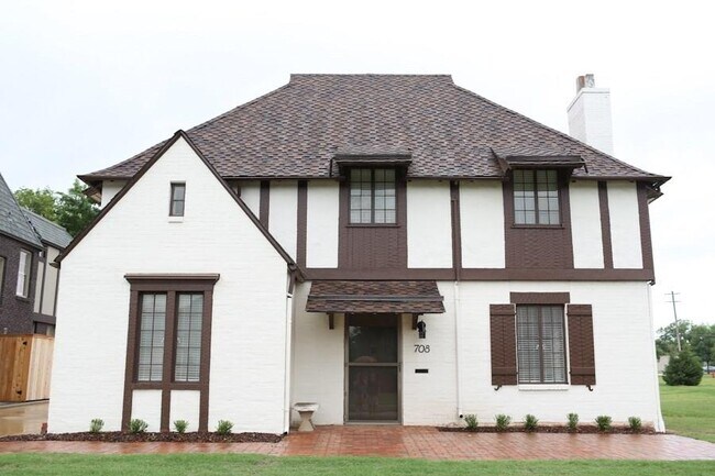 Foto del edificio - 708 NE 21st St