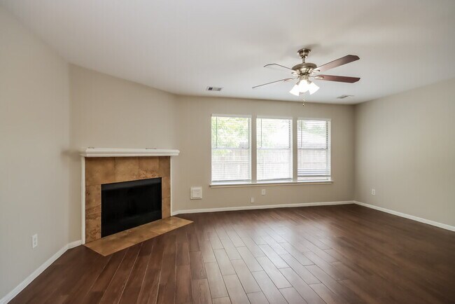 Foto del edificio - 5015 Cupids Bower Ct