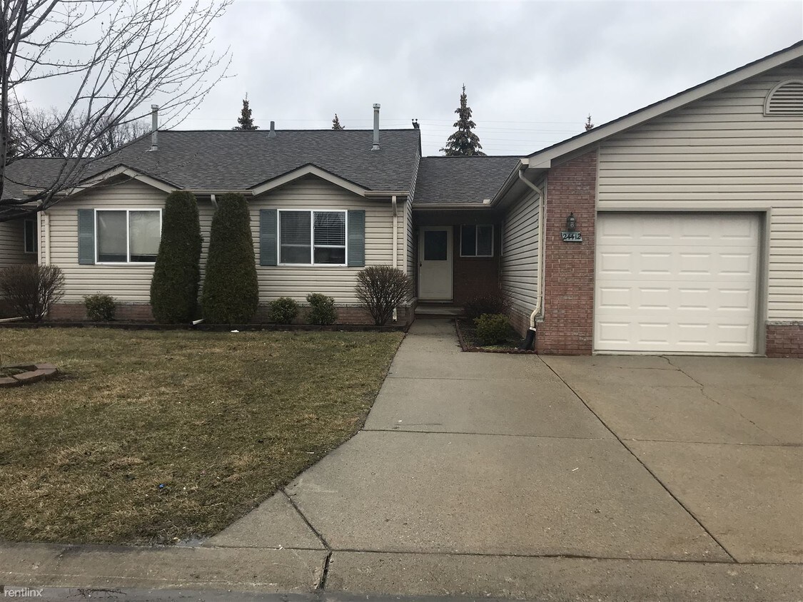 Primary Photo - 2 br, 1.5 bath Condo - 24412 Juliet Dr