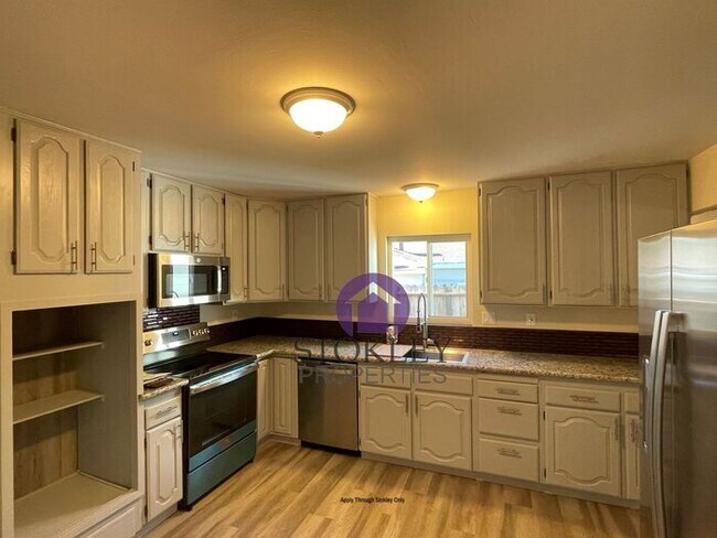 Building Photo - Stokley Properties Presents 1668 Roseland ...