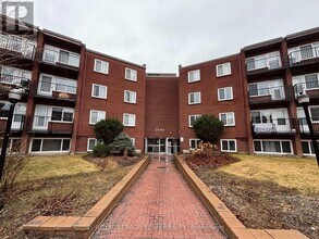 Building Photo - 2044 Arrowsmith Dr