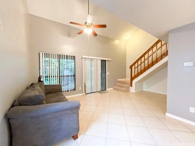 Building Photo - Rockwood Villas – Charming 2/2 Townhome Close to Everything!