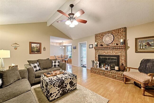 Foto del edificio - 513 Owens Dr