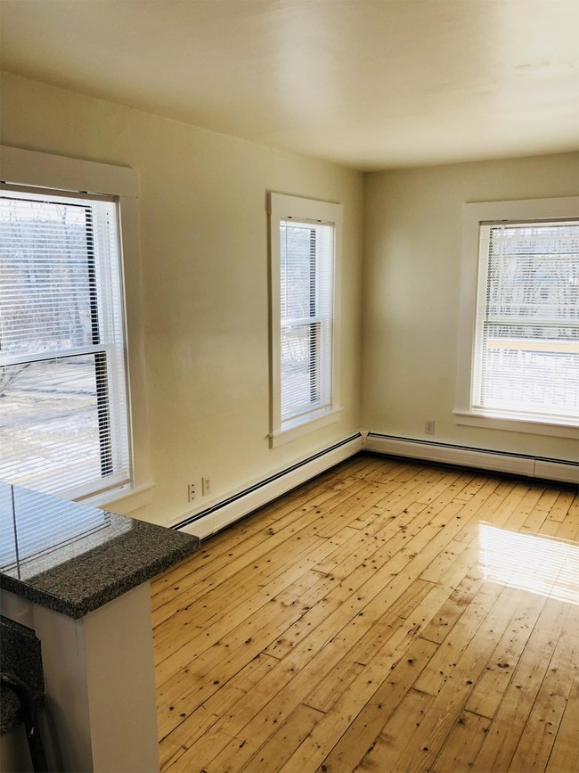 Building Photo - 37 Mascoma St