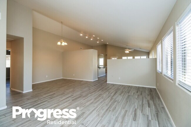 Building Photo - 3812 E Ironhorse Ct
