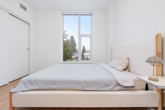 Building Photo - 245 16th St E