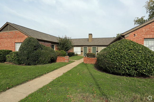 Building Photo - Park Villas Townhomes