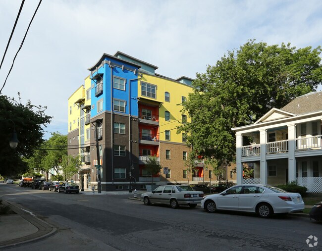 21 Pearl West Campus Apartments Austin, TX