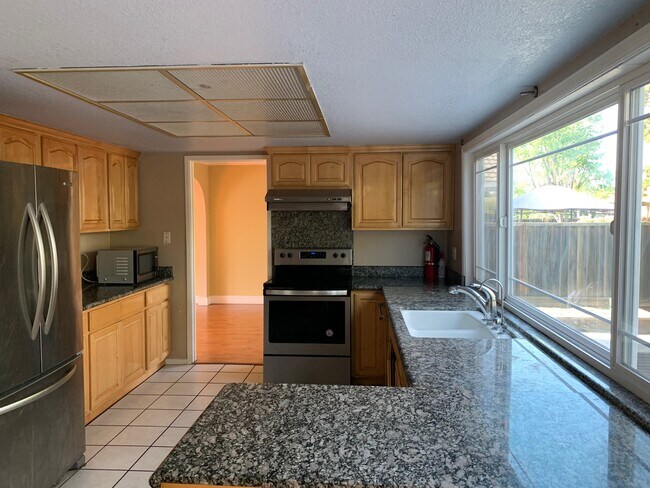 Cocina - 3374 Picadilly Dr