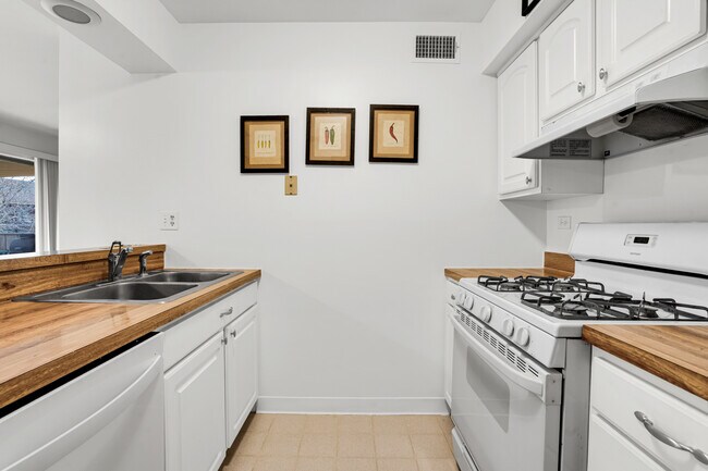 Foto del edificio - 150 Fountainview Ln