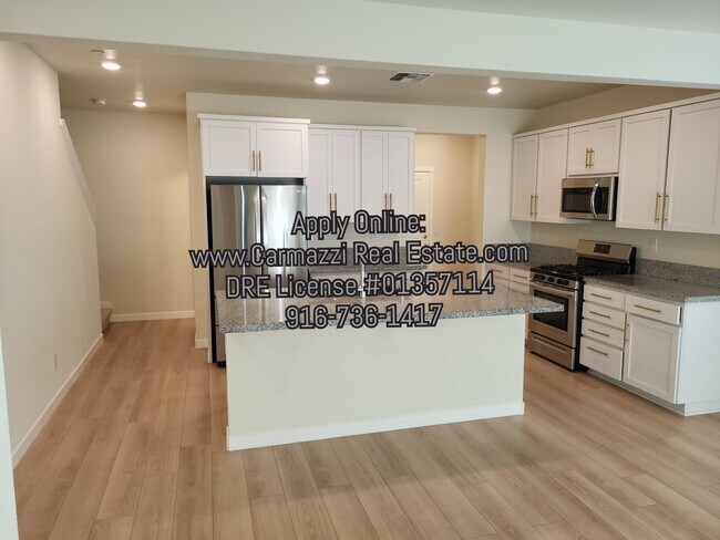 Foto del edificio - 3224 Finch Ln