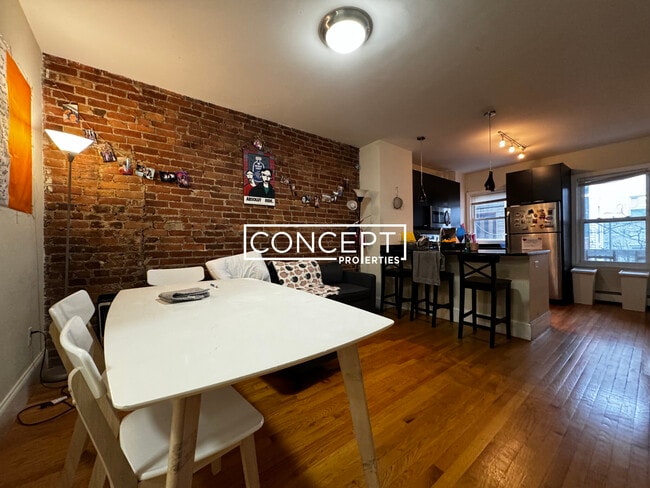 Building Photo - 14 Parker Hill Ave