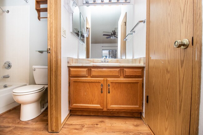 Foto del edificio - 5742 Stoney Pass Dr
