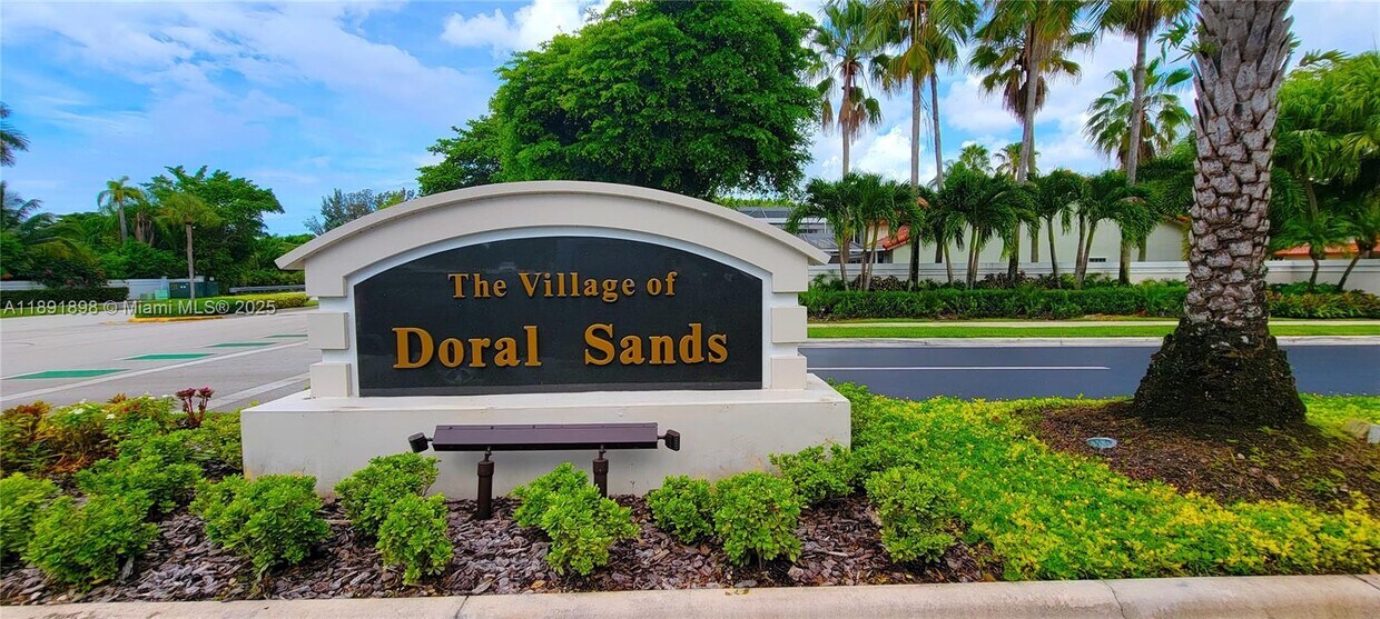 Foto principal - 10635 NW 54th St