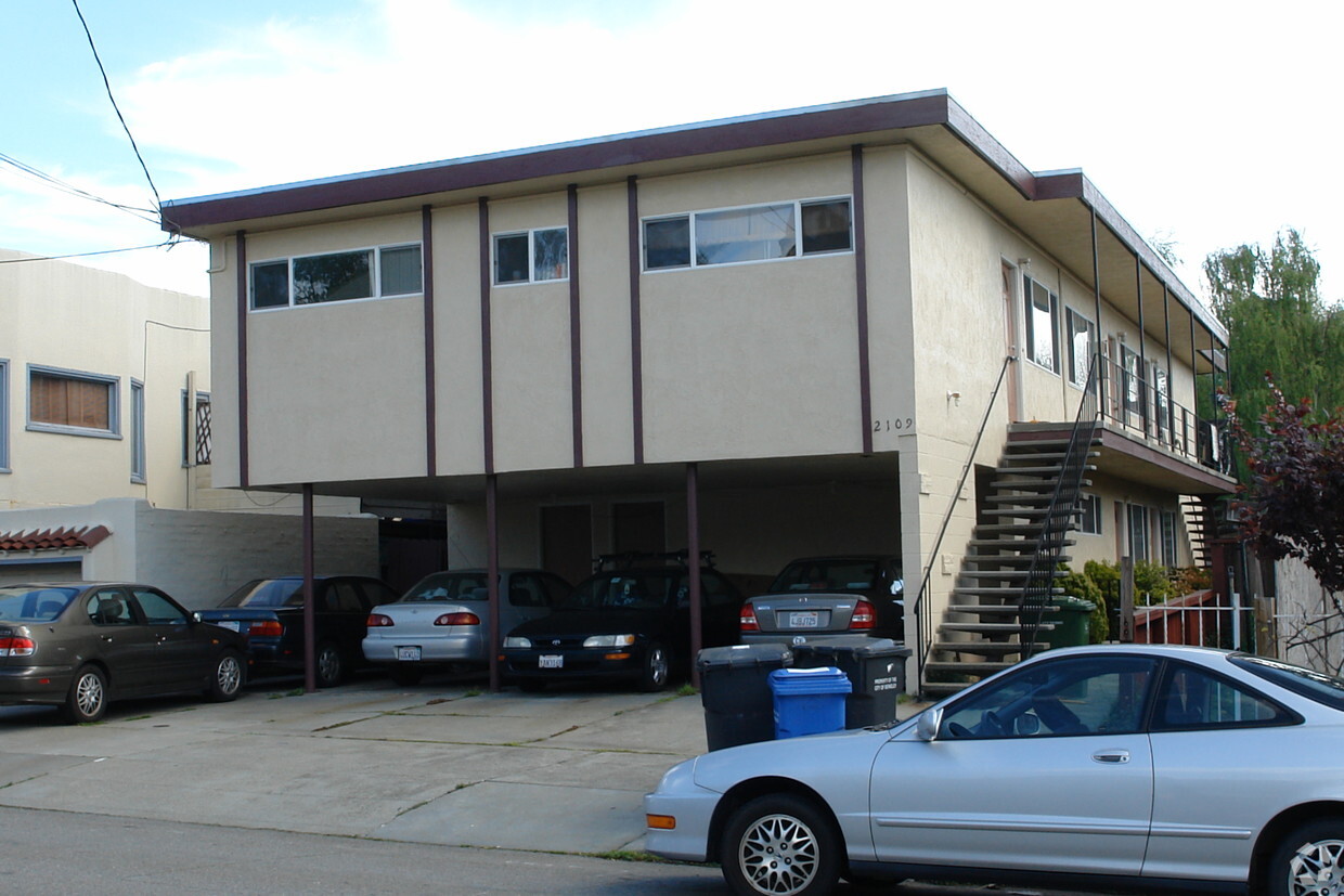 Building Photo - 2109 Mcgee Ave