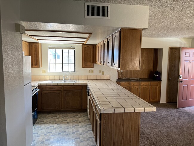 Building Photo - 4160 Sanderling Cir