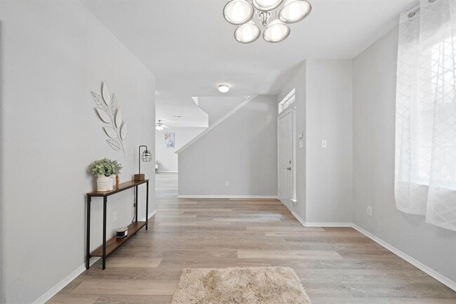 Foto del edificio - 5703 Park Village Dr