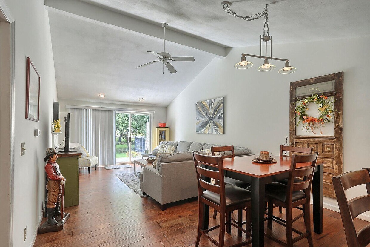 Primary Photo - 1713 Harbor Point Dr
