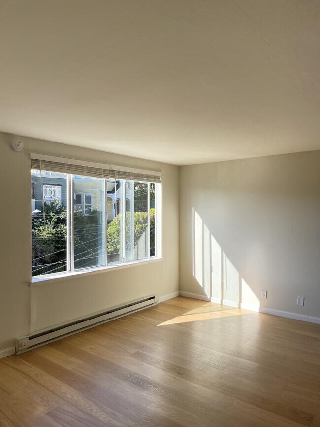 Building Photo - 3 bedroom in San Francisco CA 94110