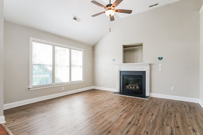 Building Photo - 329 Braxman Ln