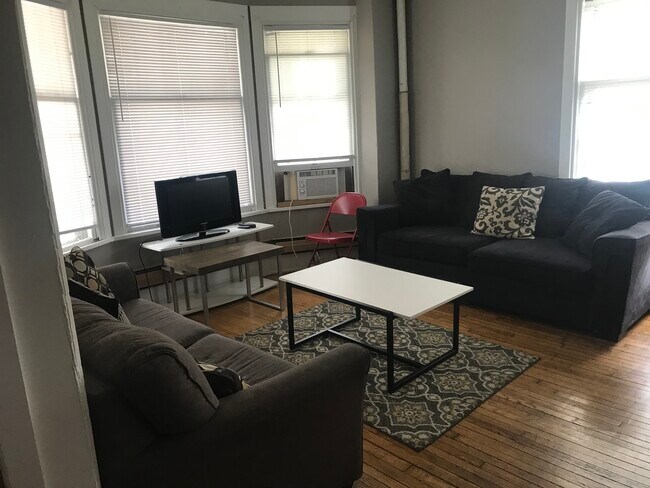 Building Photo - 105-1 Bool St