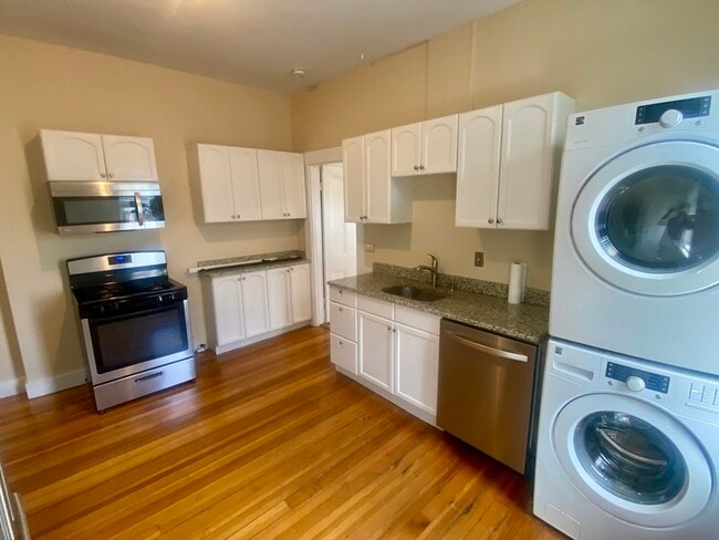 Building Photo - 133 Otis St