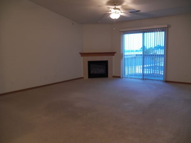 Building Photo - 650 Commercial Ct