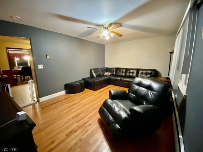 Foto del edificio - 5509 Berkshire Valley Rd