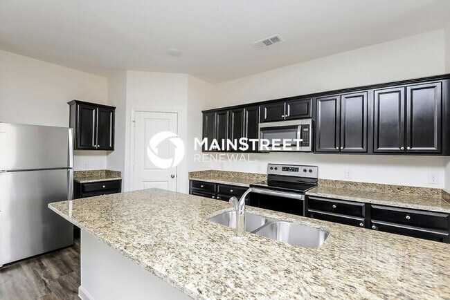 Foto del edificio - 4 Bedroom Pet-Friendly Home in Crowley, TX...