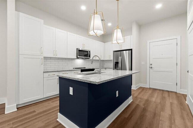 Foto del edificio - 2648 Sandy Plains Rd