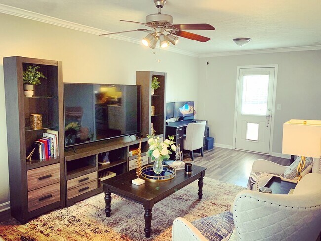Building Photo - 4005 Mimosa View Dr