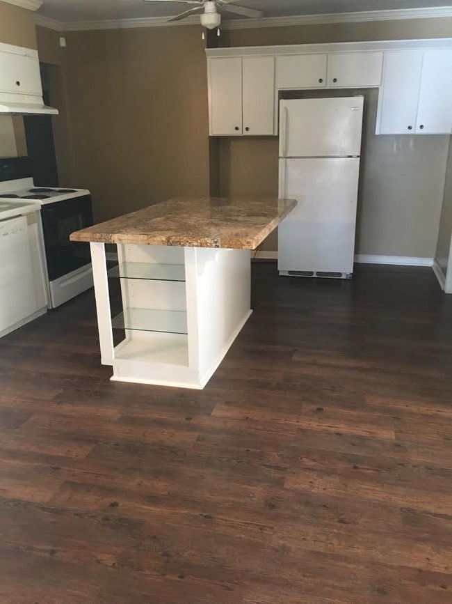 Building Photo - 1604 St Jude Ave