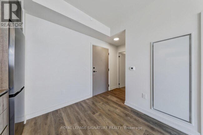 Building Photo - 181-181 Sterling Rd