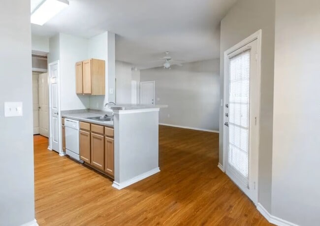 Building Photo - Saddle Creek