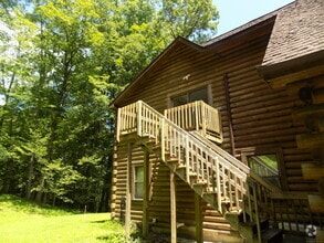 Building Photo - 5 Acorn Ln