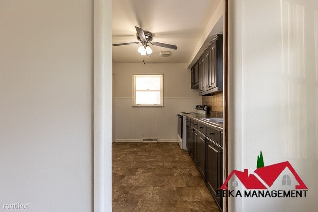 Building Photo - 3 br, 1 bath House - 35043 Hazelwood St