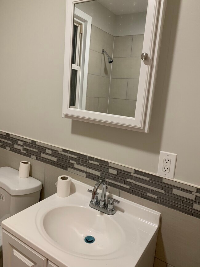 52 Stevens Ave Unit 1, Jersey City, NJ 07305 Apartments in Jersey