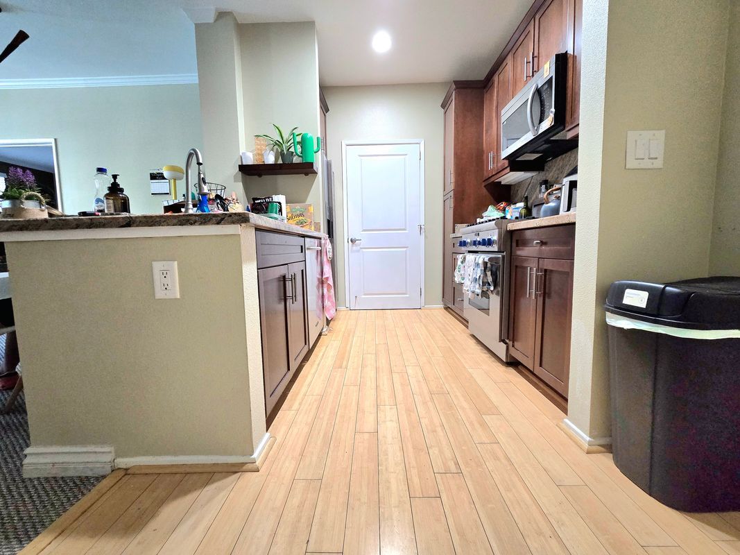 Foto del edificio - 2225 Scholarship