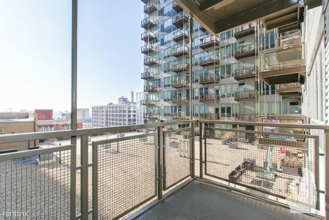 Foto del edificio - 565 W Quincy St