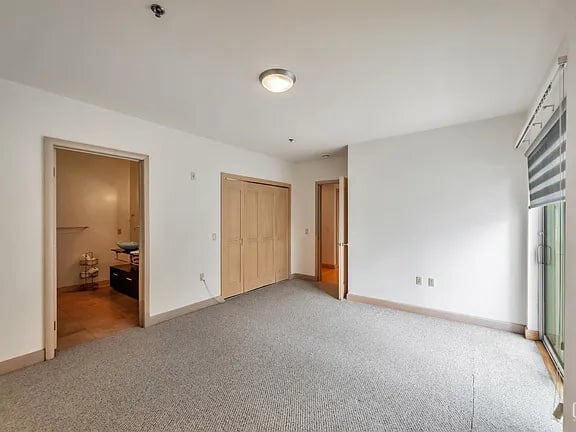 Building Photo - 368 Elm St