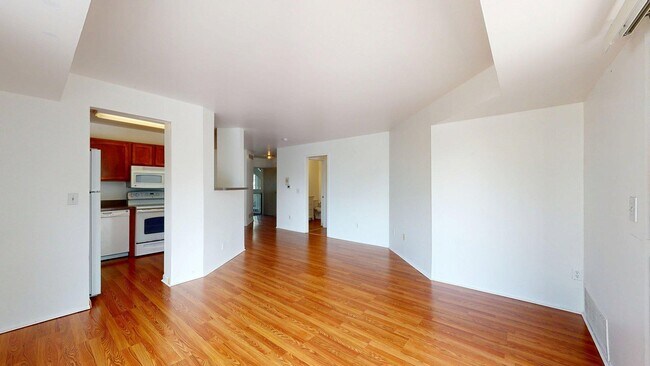 Foto del edificio - 2201 S Huron Pkwy