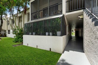 Building Photo - 7947 SW 104th St