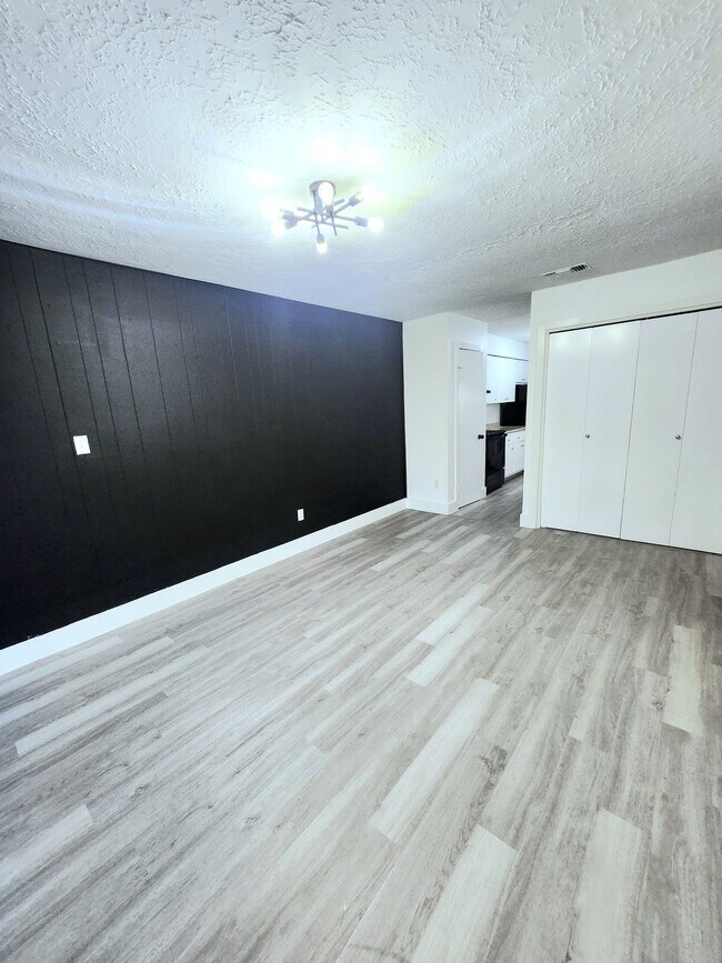 Foto del edificio - 6824 Fuqua St