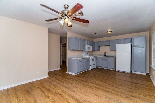 Foto del edificio - 3-Bedroom Duplex